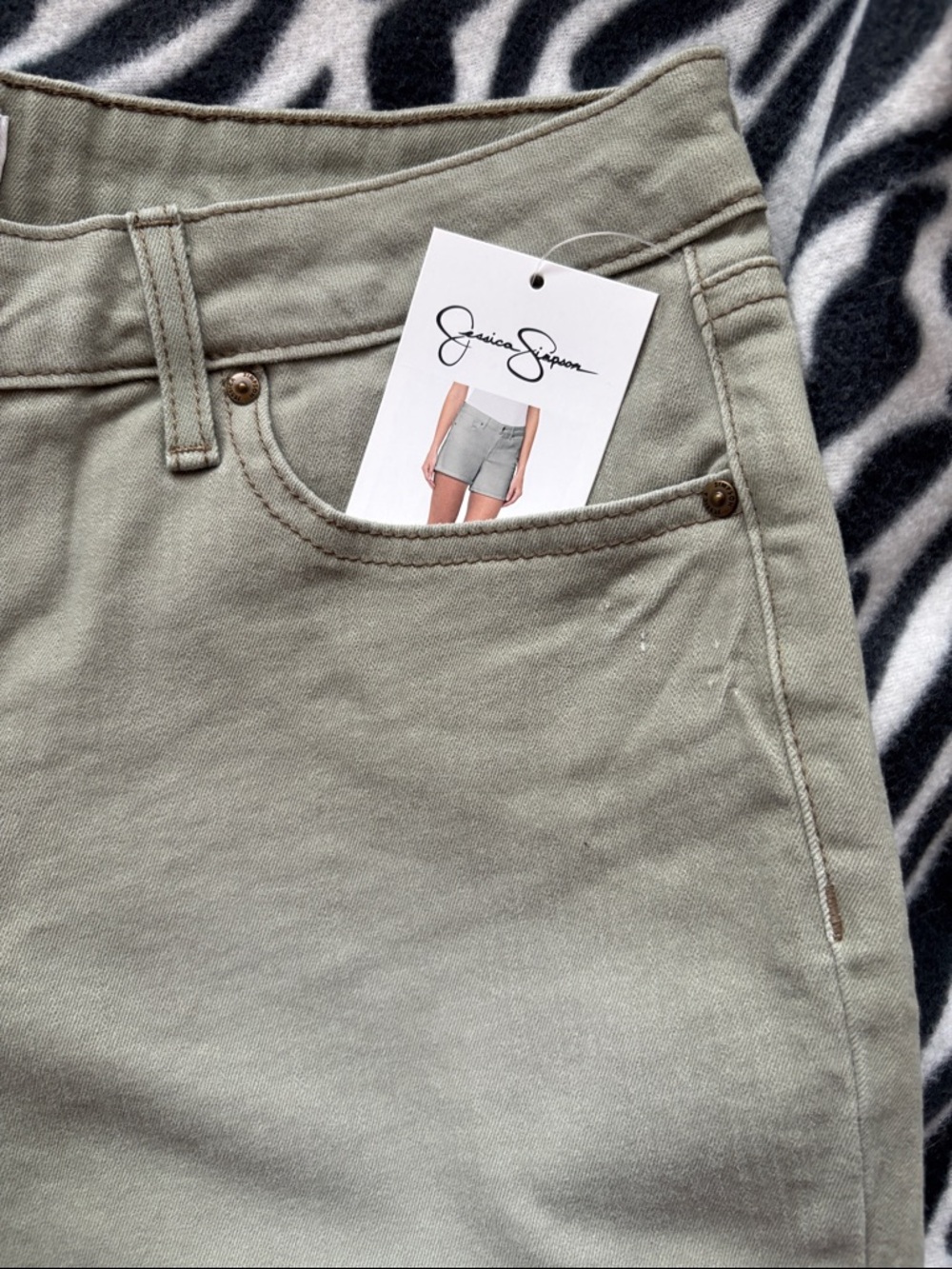 🔶NEW Jessica Simpson Rolled Cuff Shorts - Picture 6 of 9